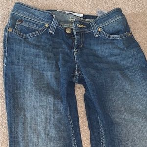 Blue wash Levi’s
